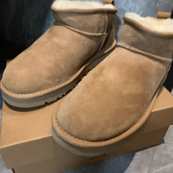 UGG Tazz Slipper SAND NWOT - Picture 2 of 4